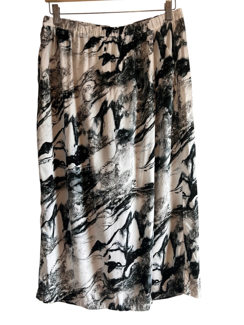 Ayrtight marbled cropped culottes with cross over front Sz M excellent condition
